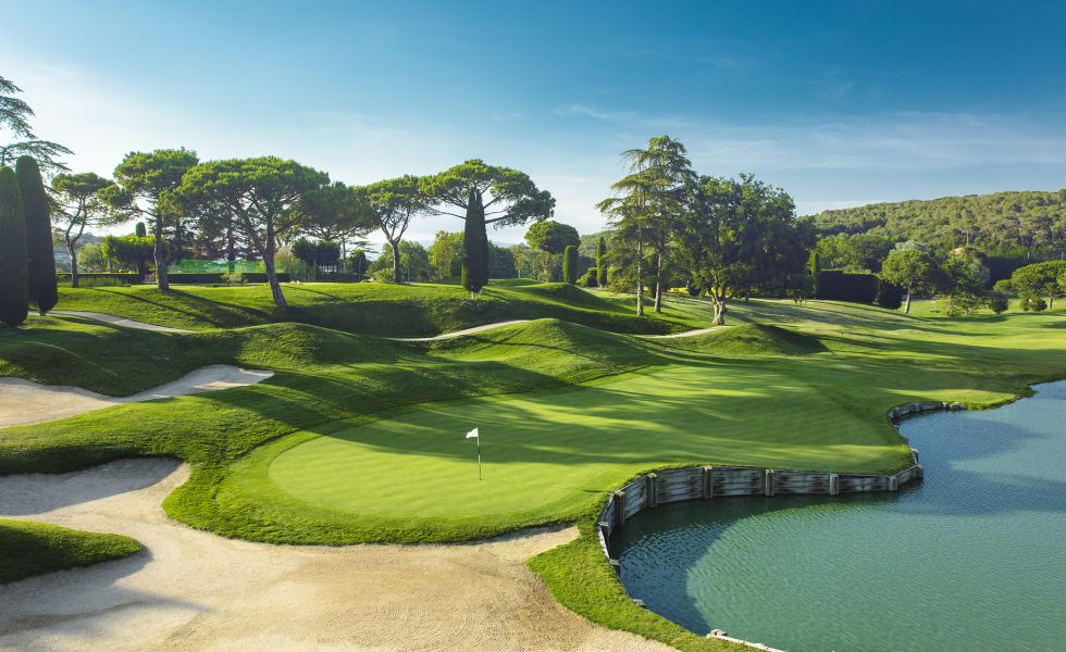 Play golf in Spain at Club de Golf Vallromanes